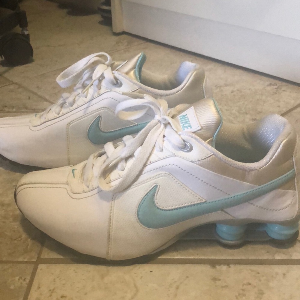 Women’s white/baby blue Nike Shox